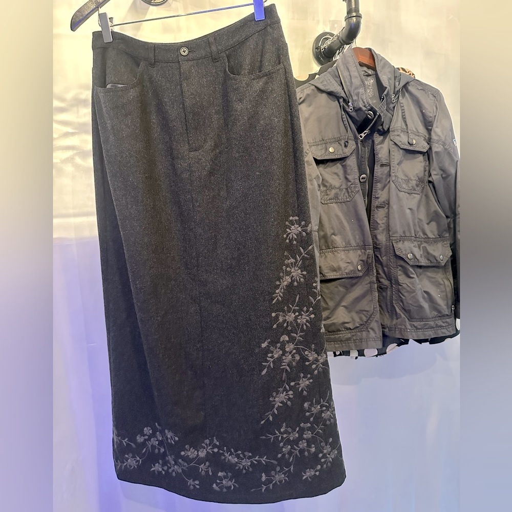 Eddie Bauer Heather Dark Charcoal Gray Skirt